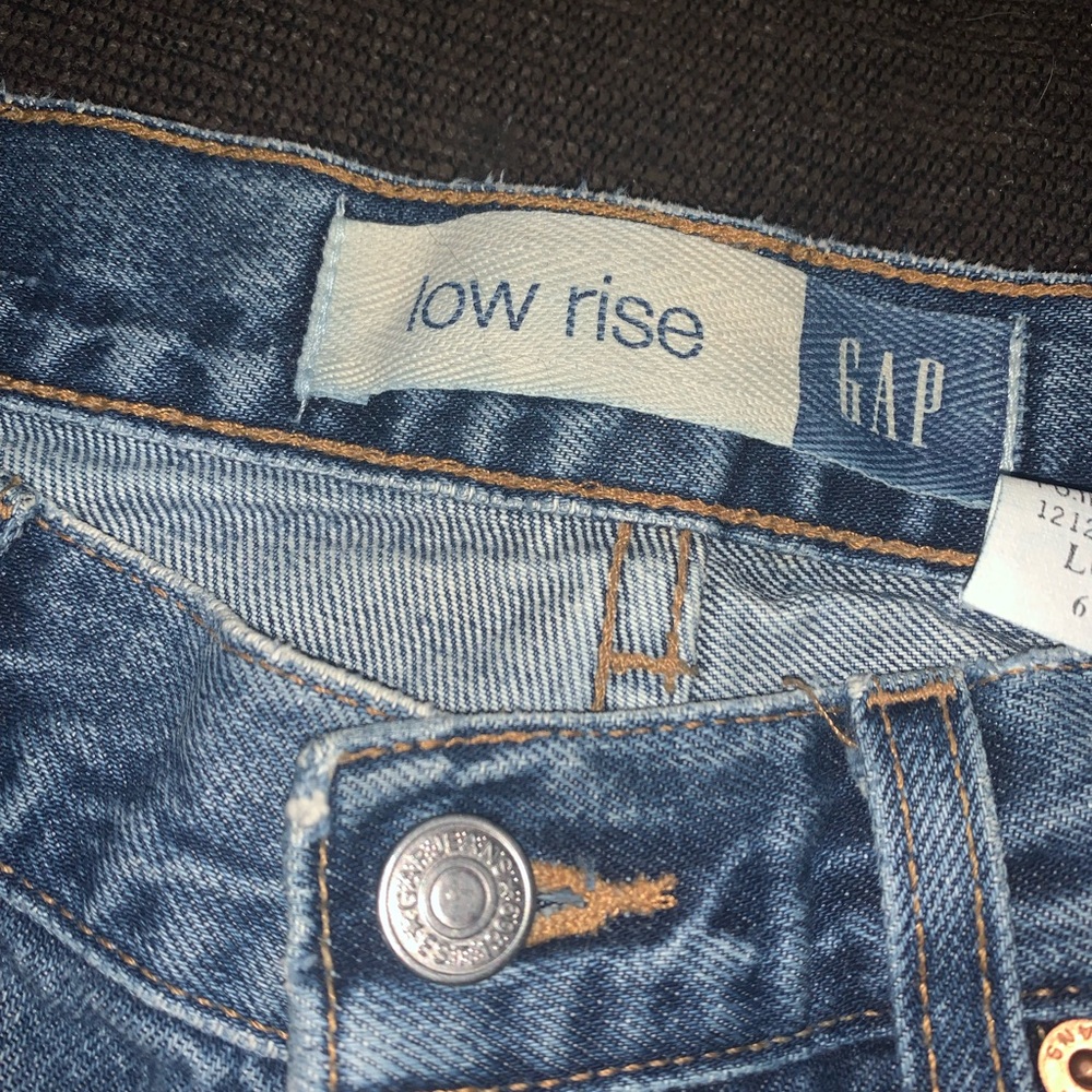 GAP low rise women’s jeans
